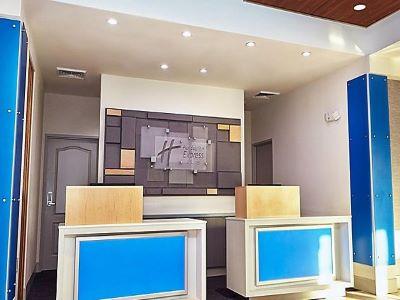 Express & By Ihg Hotel 2*