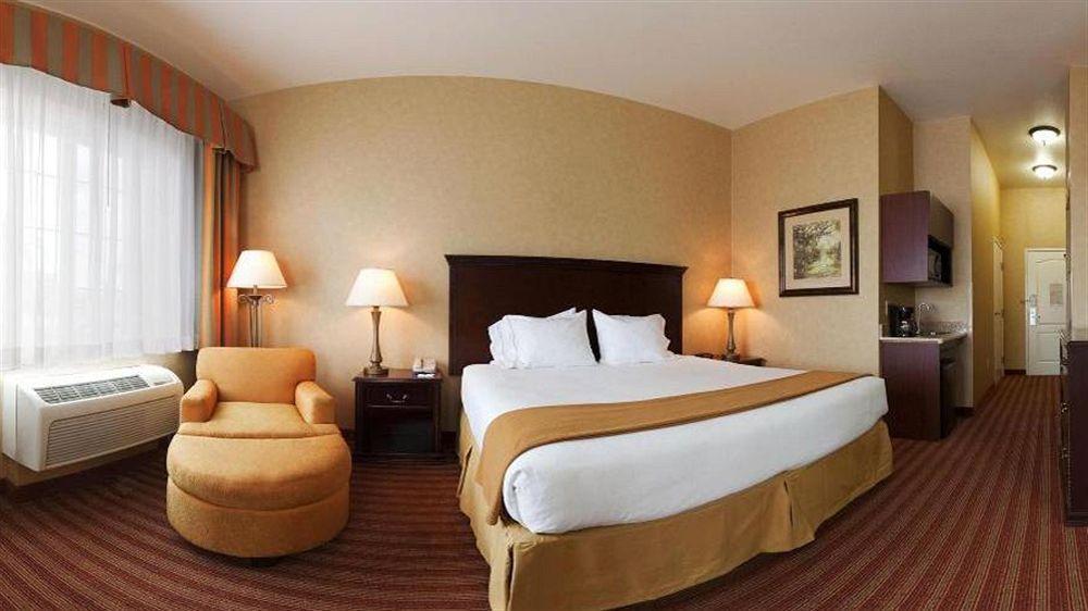 Express & By Ihg Hotel Corona