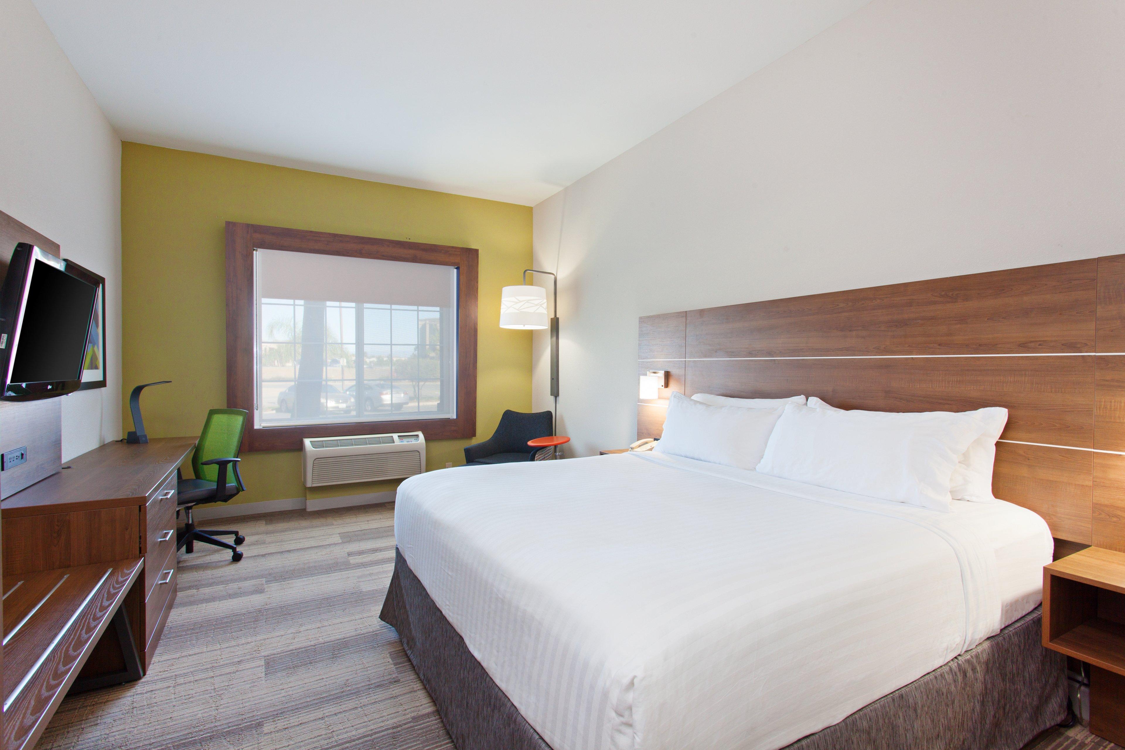 Express & By Ihg 2*