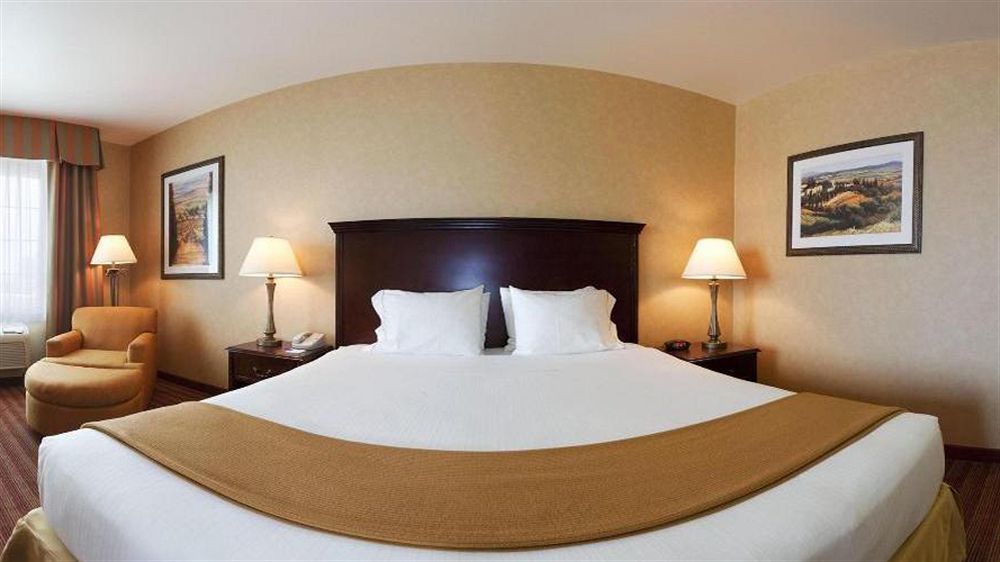 Express & By Ihg Hotel 2*