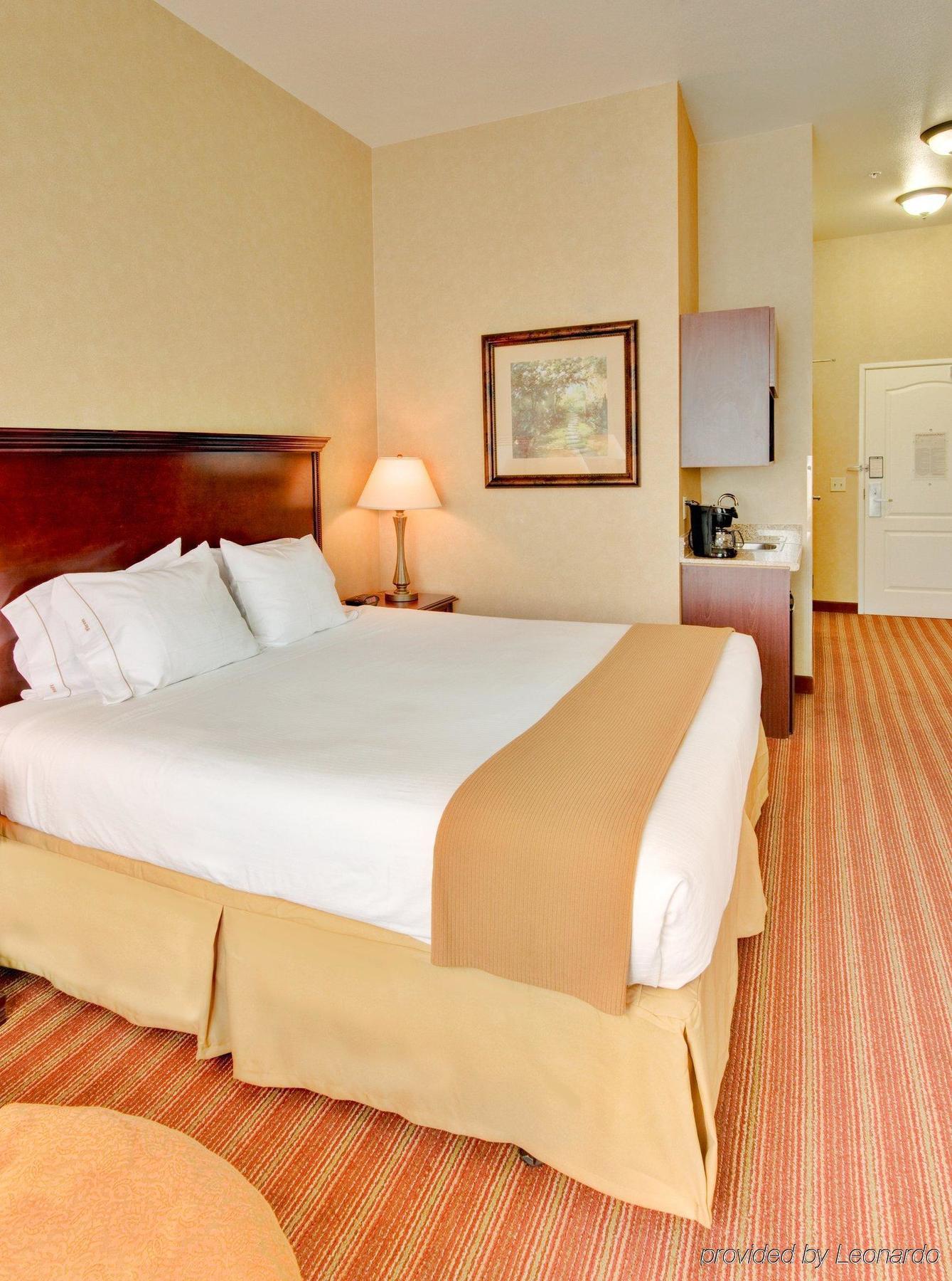 Express & By Ihg Corona