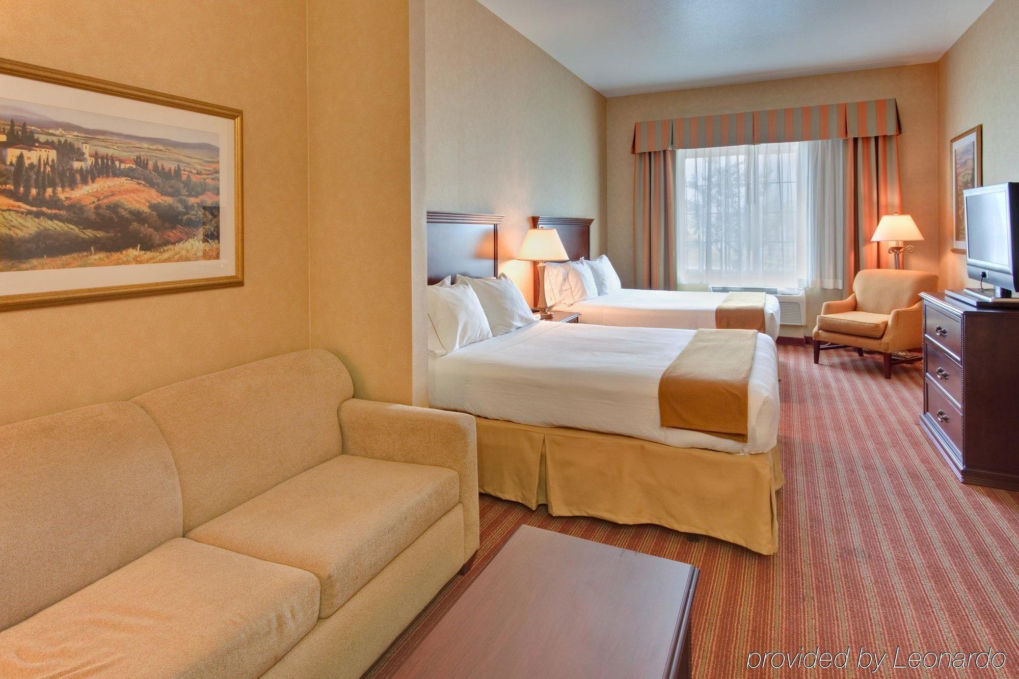 Express & By Ihg 2*