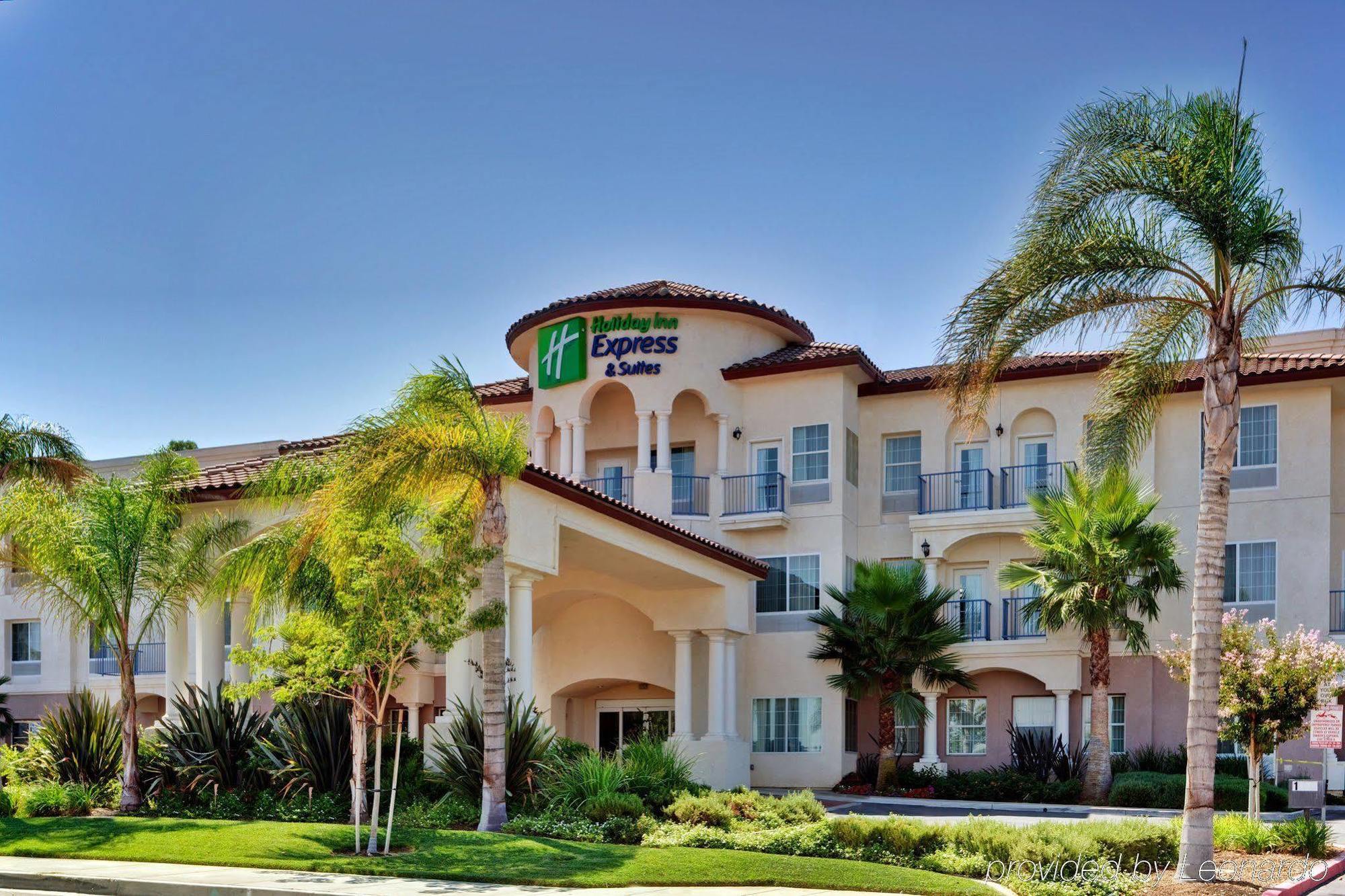 Hotel Express & By Ihg Corona