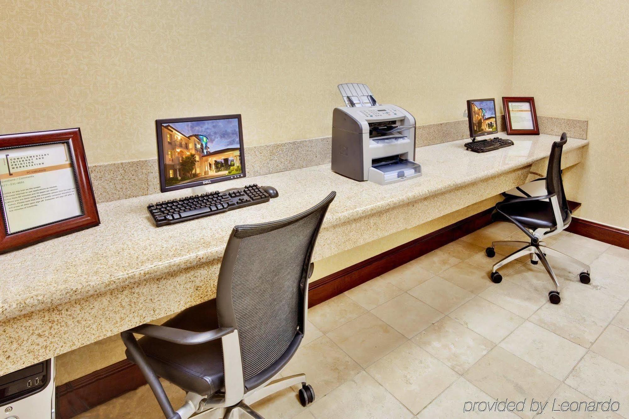 Hotel Express & By Ihg Corona